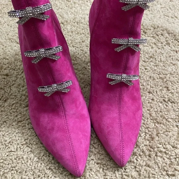 Gianni Bini NEW pink suede booties ankle boots rhinestone bow heels size 5 - Picture 3 of 12